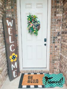 Read more about the article Easy DIY Welcome Sign Perfect for Seasonal Attachments