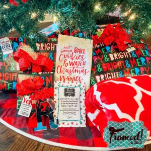 Read more about the article Warm and Festive – December Monogram Box