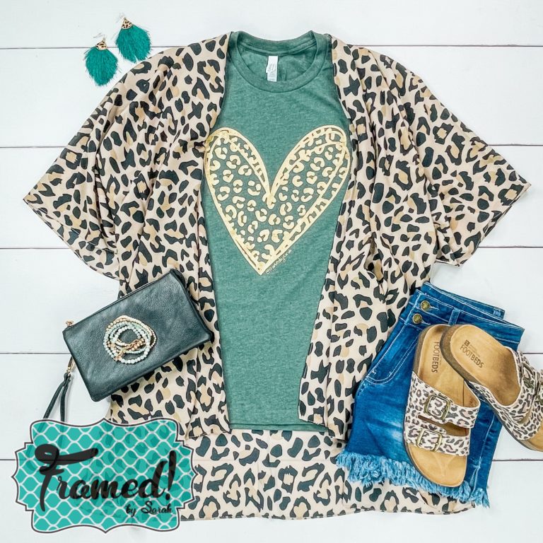 August 2021 T-shirt Club Leopard Kimono