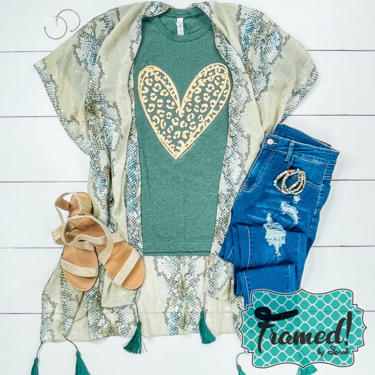 August 2021 T-shirt Club Snakeskin Kimono